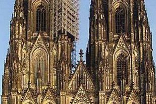 哥特式建筑是欧洲中世纪建筑的高峰